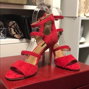 New! Tahari Red Suede Triple Strap Sandals  Sz 6.5